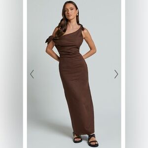 CINCINNATI MIDI - OFF THE SHOULDER SIDE SPLIT COLUMN DRESS IN CHOCOLATE- NWT